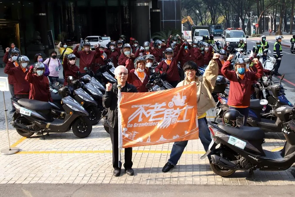 高齡、小兒麻痺、罹癌也擋不住的歐兜邁環島夢　不老騎士出發！