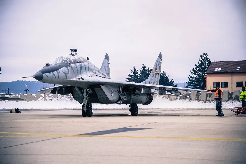 【有片】斯洛伐克防長籲援烏退役MiG-29戰機　波蘭表態跟進加碼　