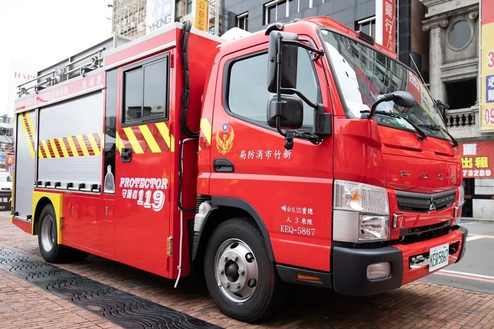 惹淚有洋蔥的消防車　罹癌街友捐400萬打造「慶順號」、車體手繪還有「他」