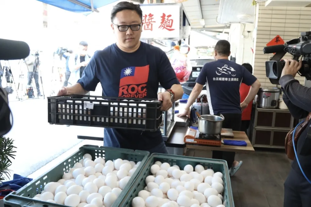 不滿農委會凍漲蛋價　北市蛋商公會揚言無限期休市