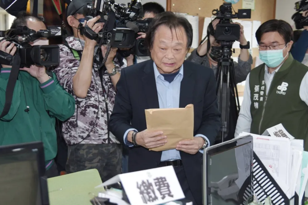 民進黨立委初選開打！王世堅開第一槍挑戰何志偉　自豪「我信賴、不信邪」 
