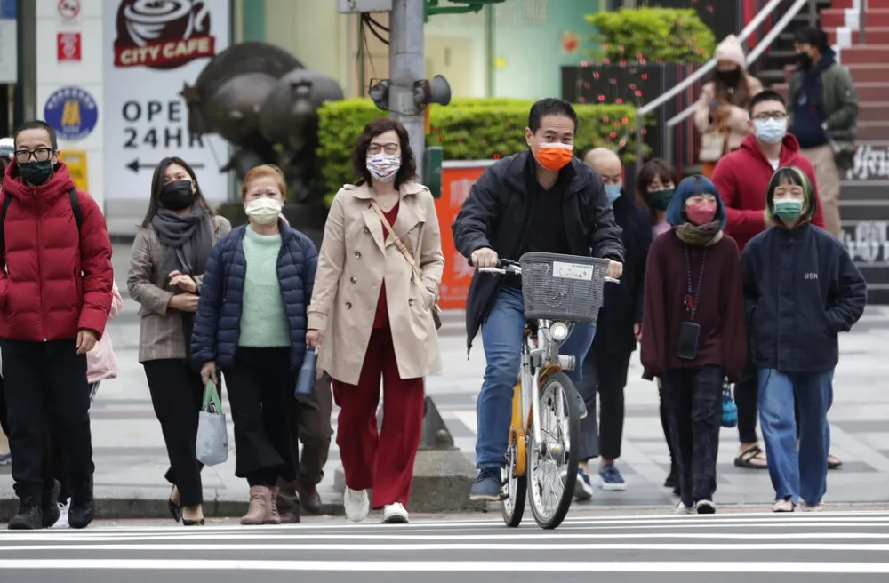 經濟民主：對抗低薪、消除貧窮、培力青年、窮人銀行