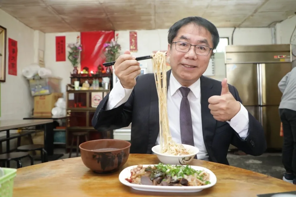 連任100天體檢！黃偉哲施政滿意度68.6％　「3政績」市民超有感