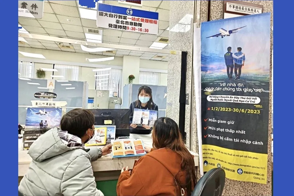 為愛棄學　移民署專案助印尼夫婦返國生產