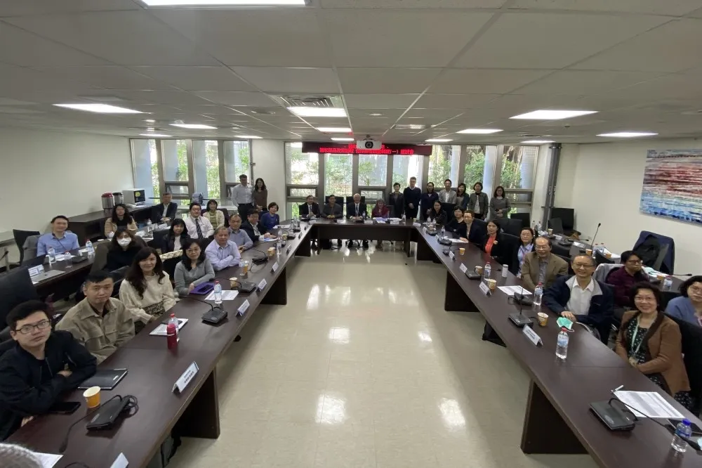 新藥預算不足！10位專家共商國家藥品政策解方　改變健保結構是首要關鍵