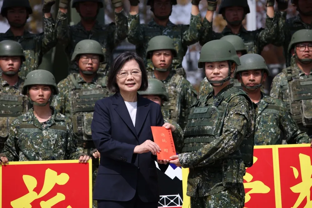 【圖輯】陸軍近戰格鬥操演　蔡英文視導：能夠更貼近實戰