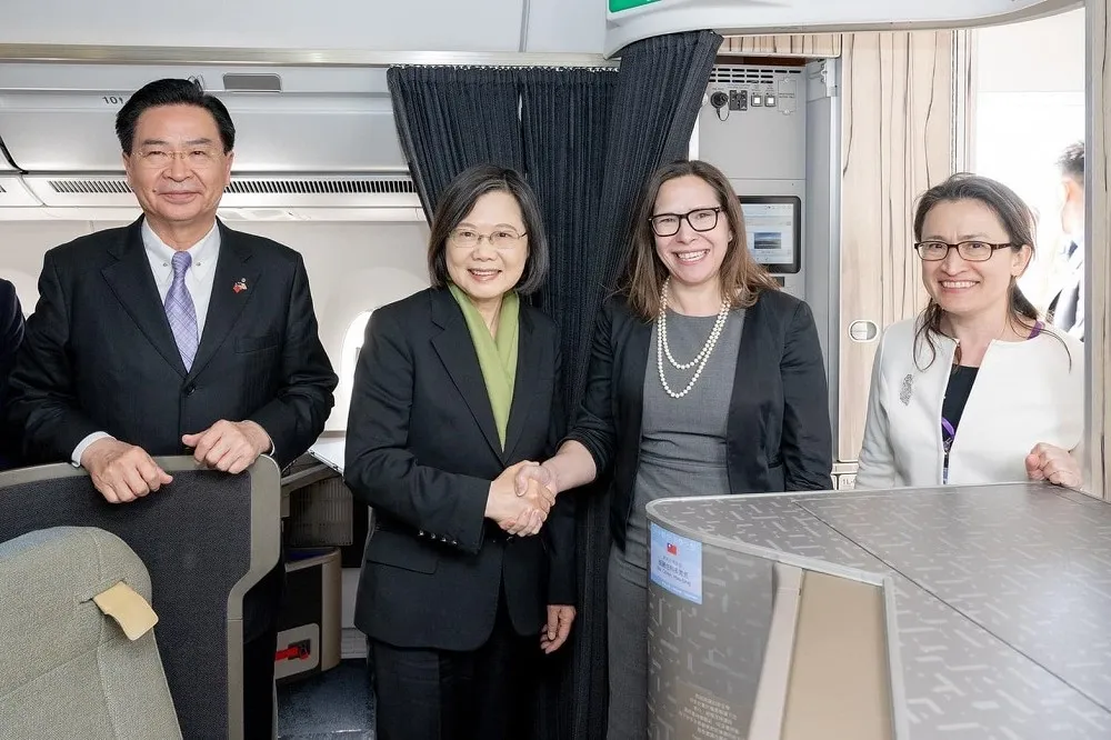 【中美洲友邦共榮之旅】蔡英文總統抵達紐約　參加僑宴與AIT主席同台
