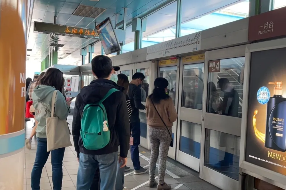 北捷《文湖線》過3站都沒停　乘客擔心追撞前車急通話按鈴