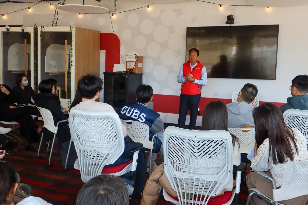 【科技經濟開拓之旅】談美中台局勢　郭台銘：台灣應打造「科技島」非「彈藥島」