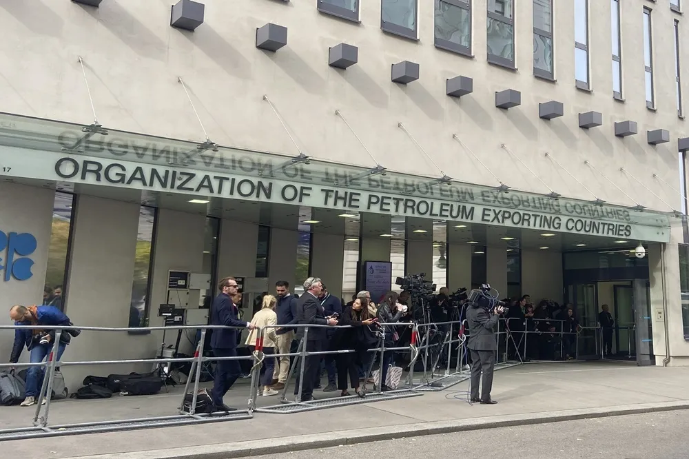 油價要漲了！　OPEC+意外宣布每日減產115萬桶