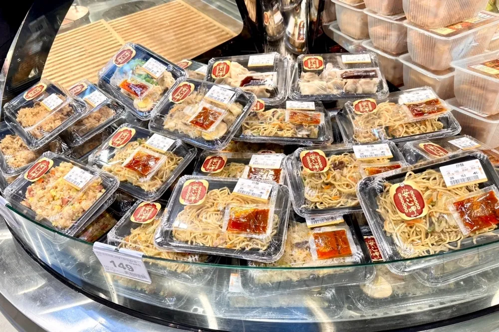 家樂福挑戰最低價！6 款「49 元便當餐盒」店上、外送同步開賣