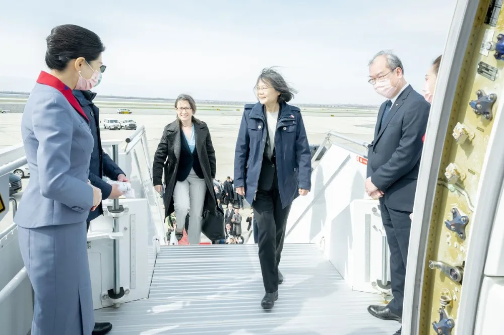 蔡英文出訪行程結束今晚返台　AIT發文祝賀：美台關係堅若磐石