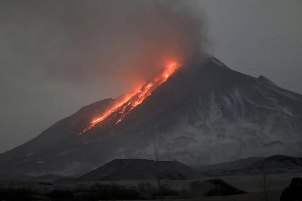 俄堪察加半島火山噴發　高達10公里火山灰影響國際航班