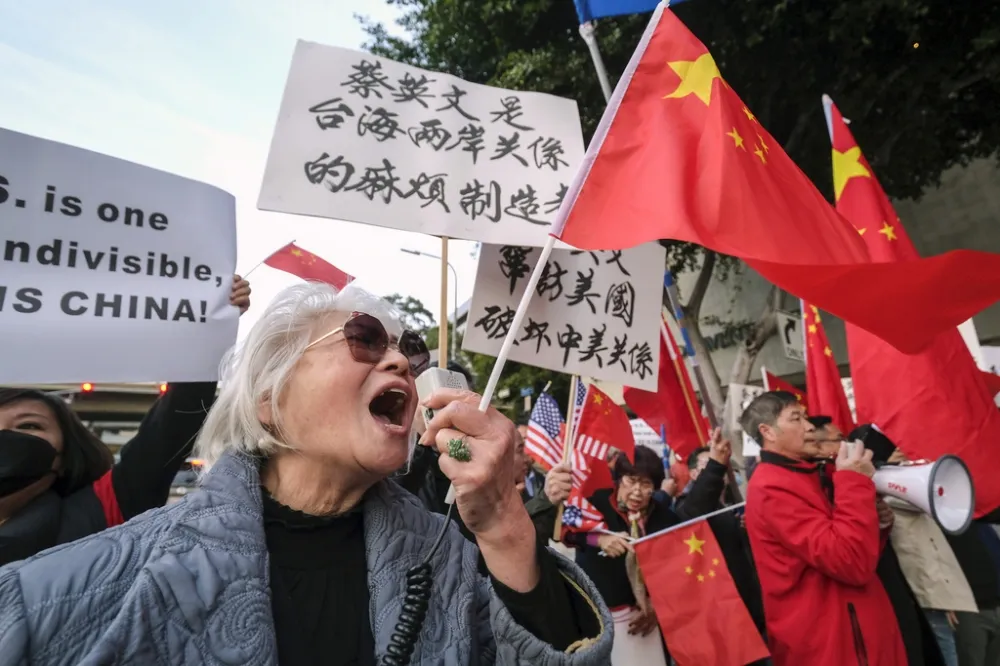 美國黑粉你好，世界不是繞著美國轉