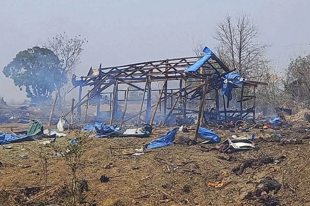 緬甸軍政府空襲反抗勢力　無辜平民至少百人喪命