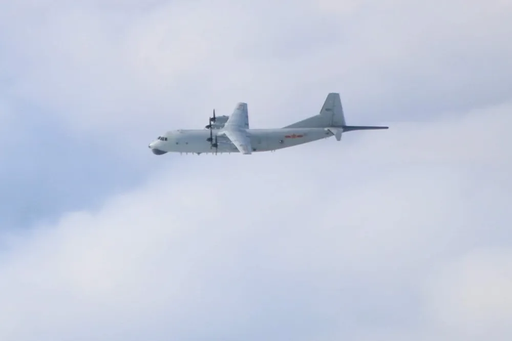 中國派4艘軍艦6架次軍機擾台　偵7、BZK-005闖入中線及我西南空域