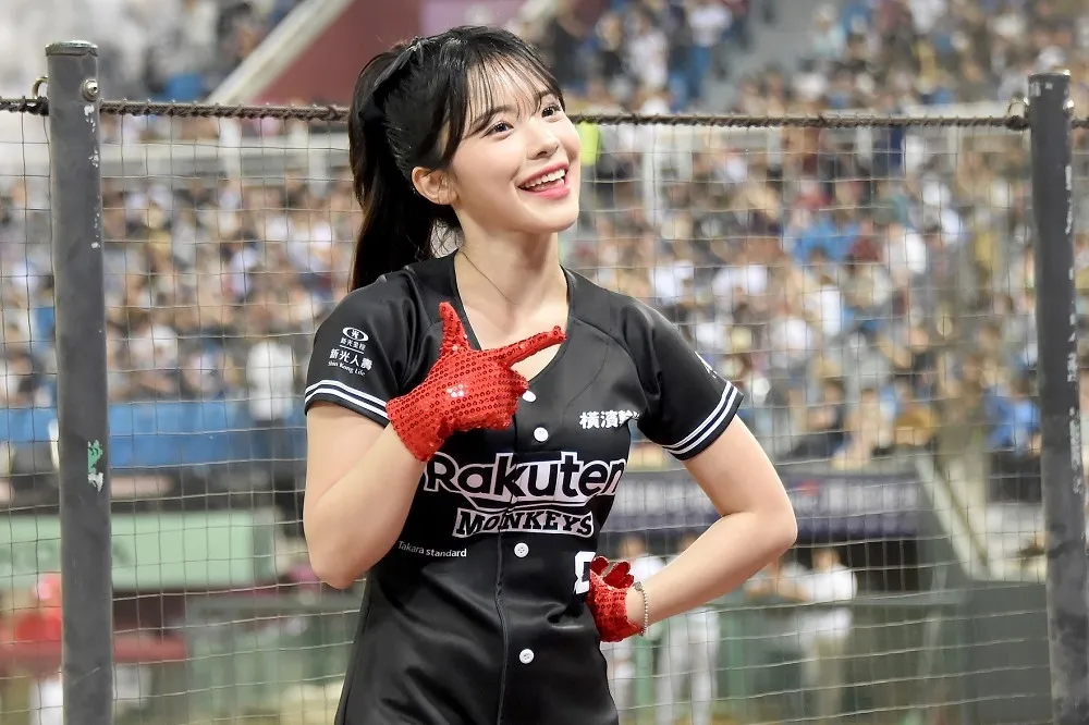 【球場萌翻片】樂天女神李多慧來了！首次為中職桃猿應援登台　球迷手機狂拍