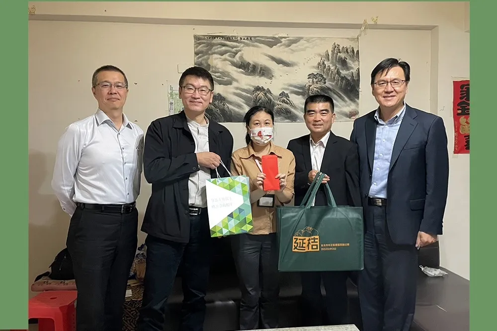 陸委會移民署聯合送愛　到府關懷新住民