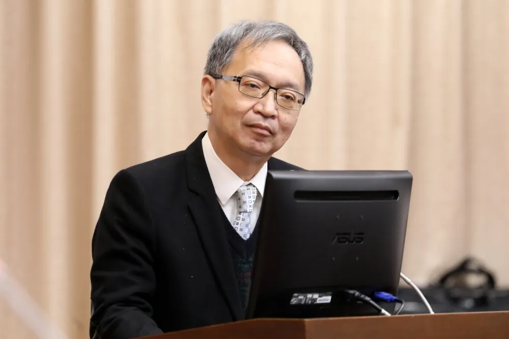 薛瑞元再爆失言金句！稱「立法院啥米死人骨頭攏有」　綠委：玩笑開太大