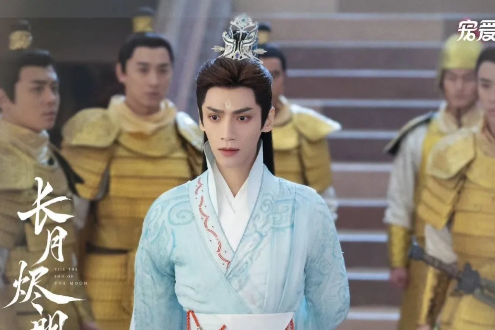 羅雲熙《長月燼明》暴瘦身材成焦點　他10年前青澀裸身模樣曝光