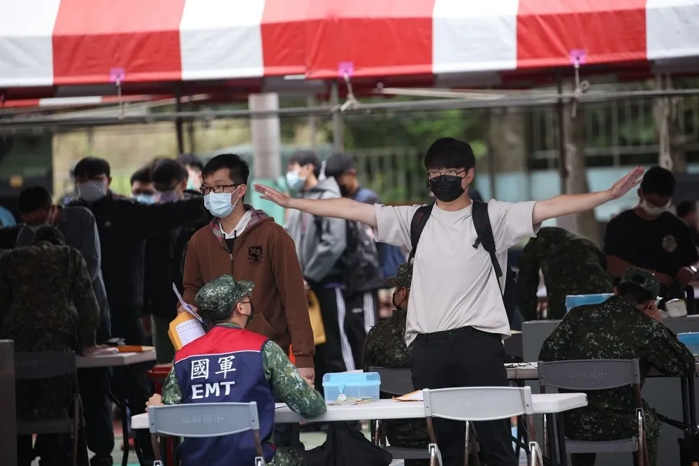 箭在弦上的兵役延長政策獲得壓倒性民意支持