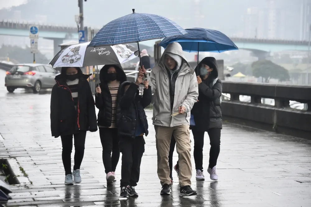 最強春雨往南移動　高雄民眾盼：灌飽水庫吧