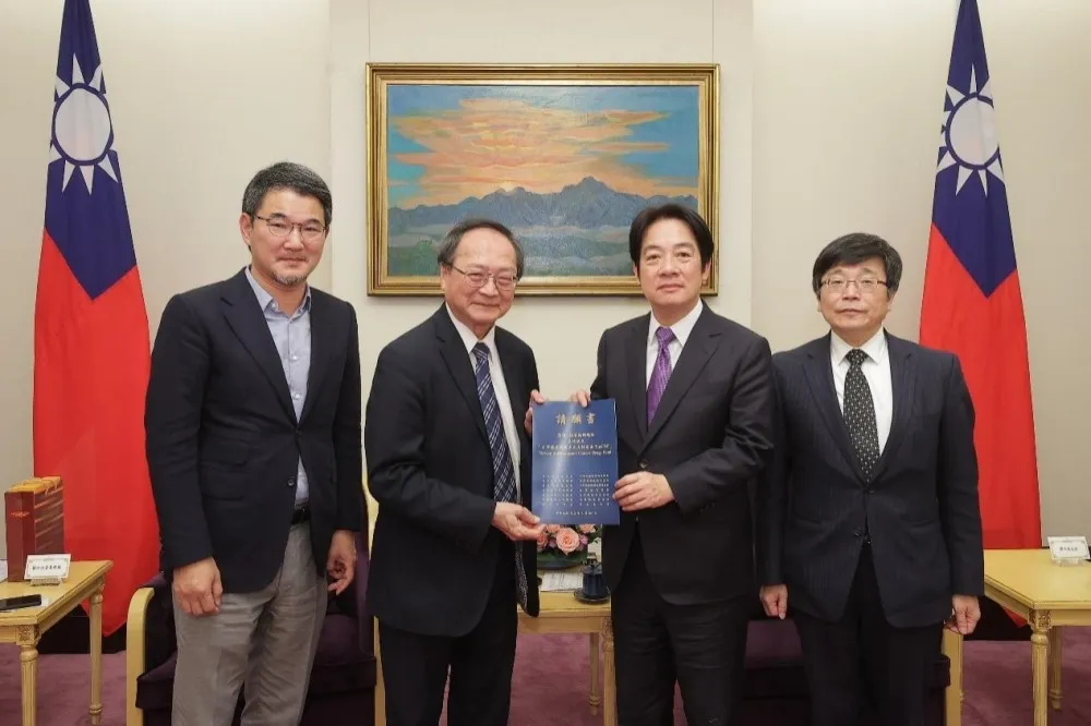 打造健康台灣！13病團為80萬癌症家庭請命　賴清德承諾癌症新藥基金納入政見