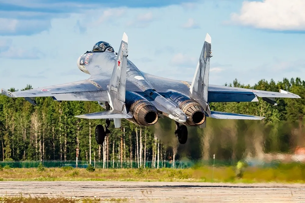 【有片】美軍公布解密影片　俄Su-35本月兩度在敘利亞危險迫近美機