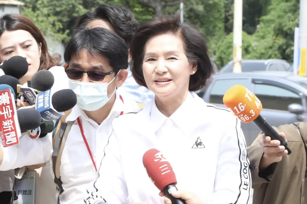 宜蘭遭雨襲深夜「自決停班課」　民眾灌爆林姿妙臉書譙：最爛縣長
