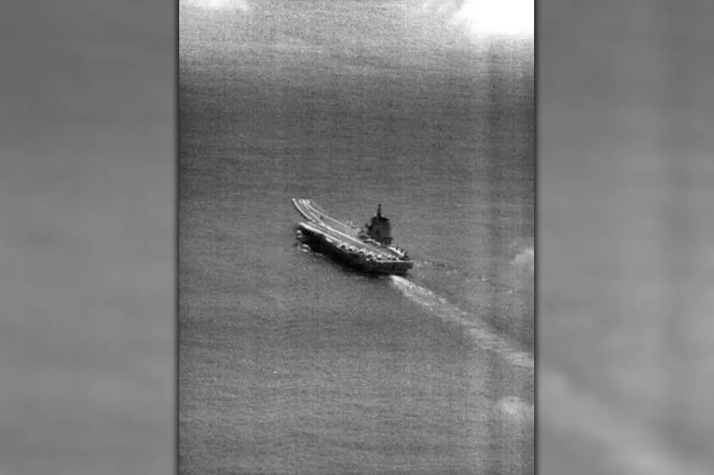 國防部公布「山東號」空拍照　中國航母距我東南方約120浬