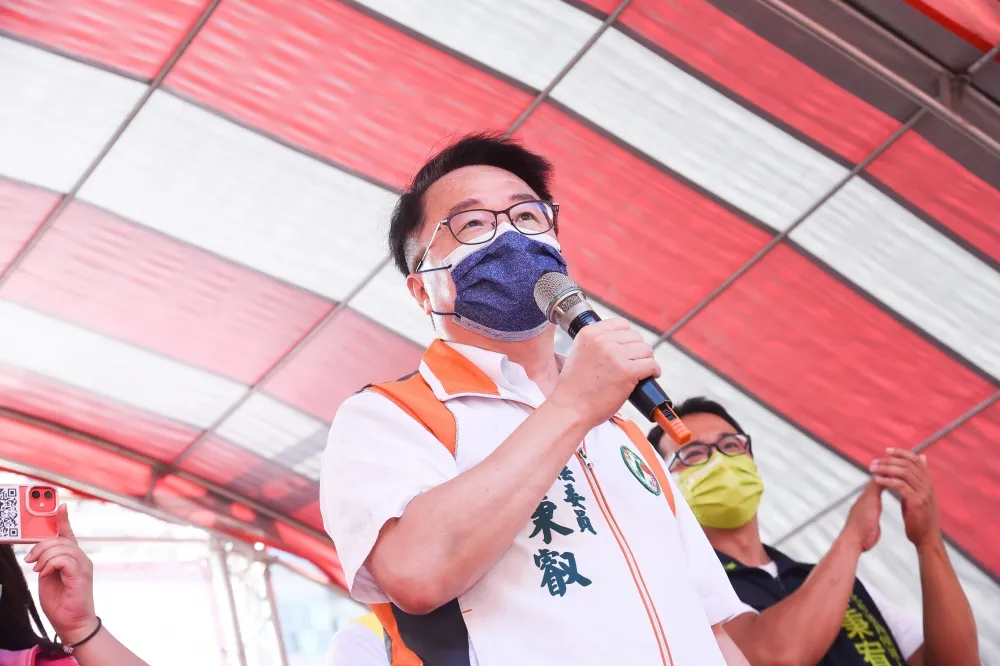 民進黨新北第四選區立委民調出爐　吳秉叡支持度過半勝出將拚4連霸