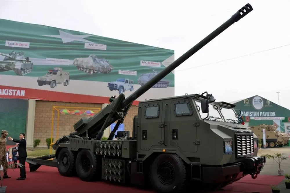 【有片】抗衡印度砲兵現代化　巴基斯坦接收第二批56輛155公厘SH-15輪型自走砲