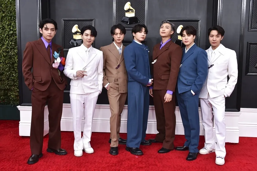 2男誆稱找BTS、TWICE來台開唱詐財養酒店妹　藝人康康和吳敦義兒子都被騙