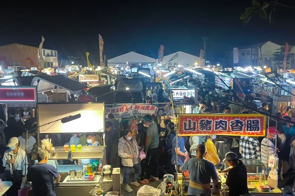新竹最大週三夜市！新竹夜市「芎林文山夜市」逾 200 攤位一次擁有　限定週三才有營業