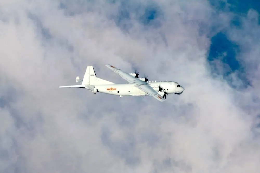 解放軍機13架次逾越海峽中線　運8-反潛機直驅南部空域