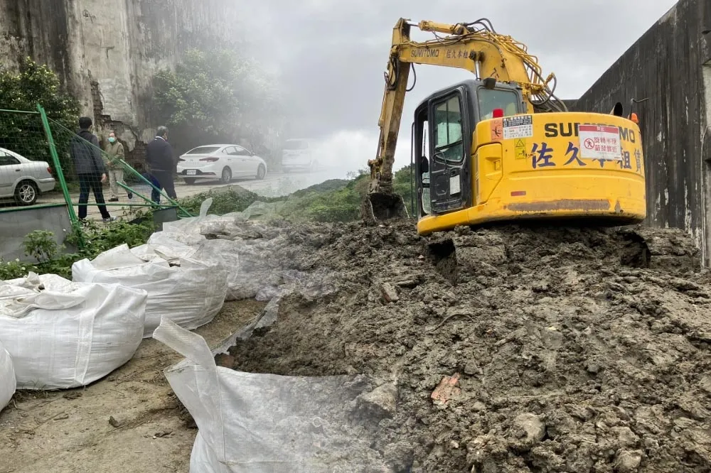 【獨家】台肥基隆廠堆土方疑前市府放水　水保技師未調查就過關恐涉偽造文書