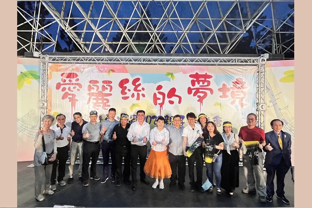 「愛麗絲的夢境」親子音樂會 簡文秀與民眾嗨唱「螢火蟲之歌」