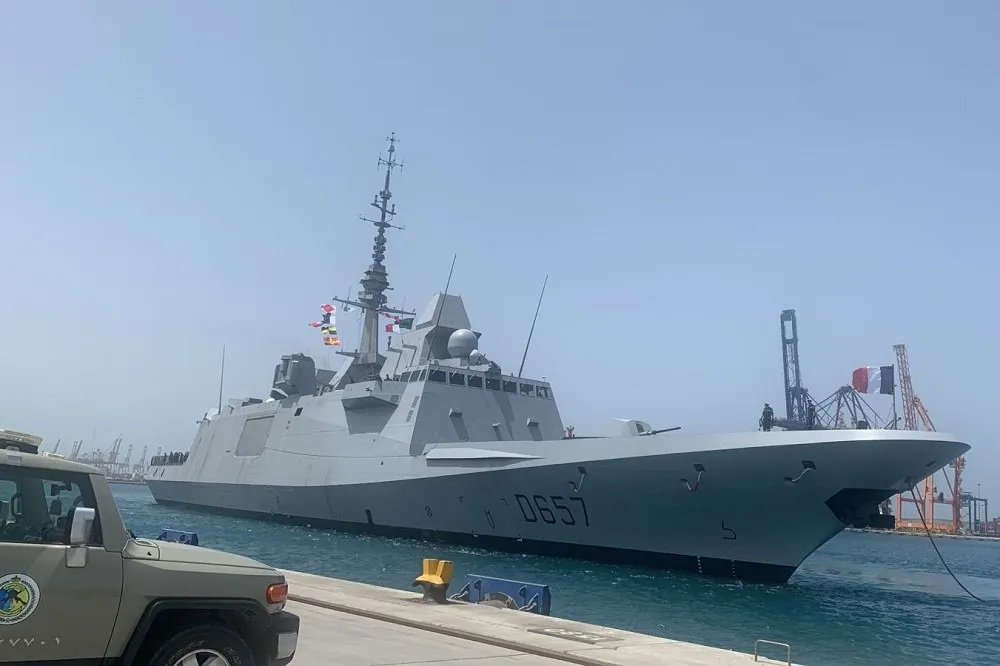 【有片】法軍出動未正式服役的「洛林號」巡防艦協助撤僑　後續可能遠航印太巡弋