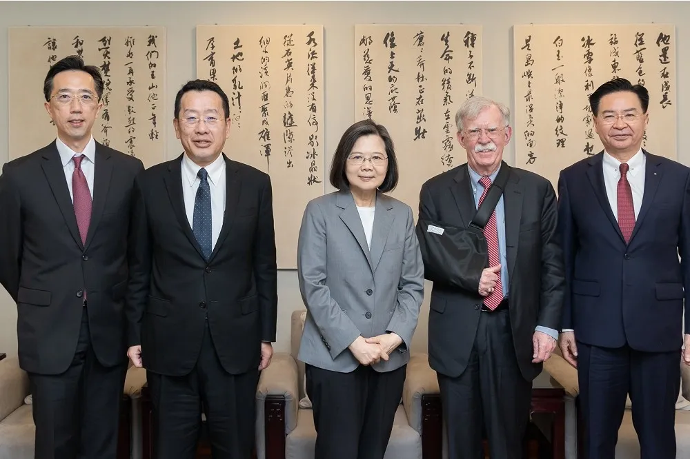 蔡英文、賴清德分別會晤前白宮國安顧問波頓　蔡：台灣有決心，也有能力保衛國家