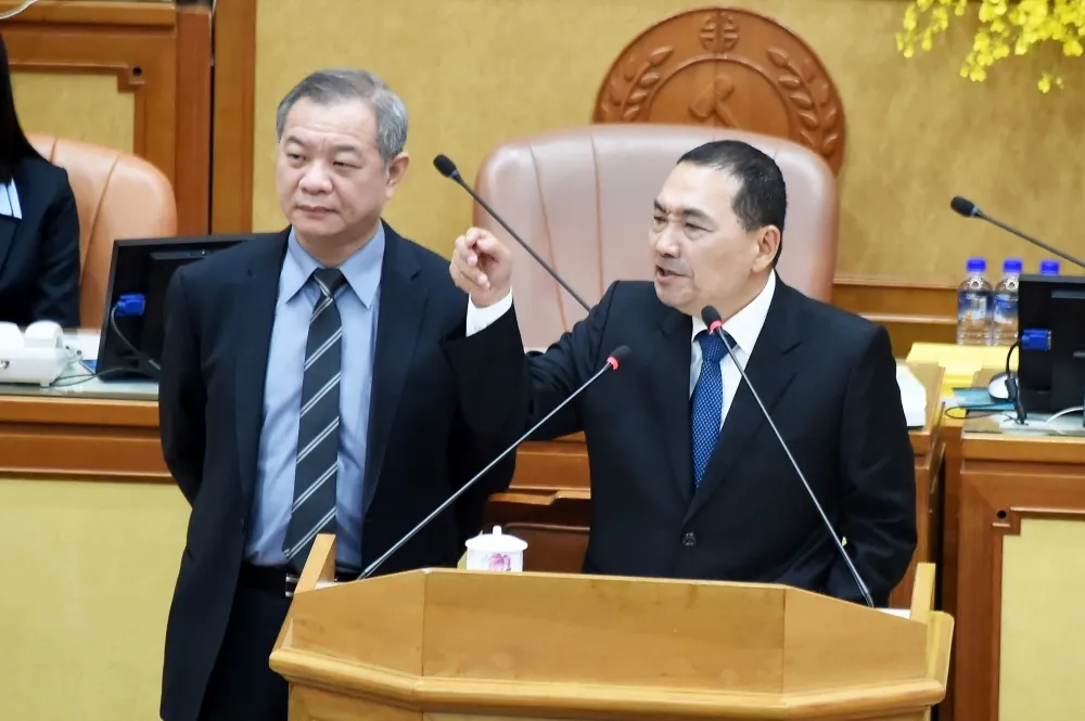 侯友宜諷蔡英文、賴清德來新北「不為疫情為選舉」　轟：他在前方打仗，中央卻扯後腿