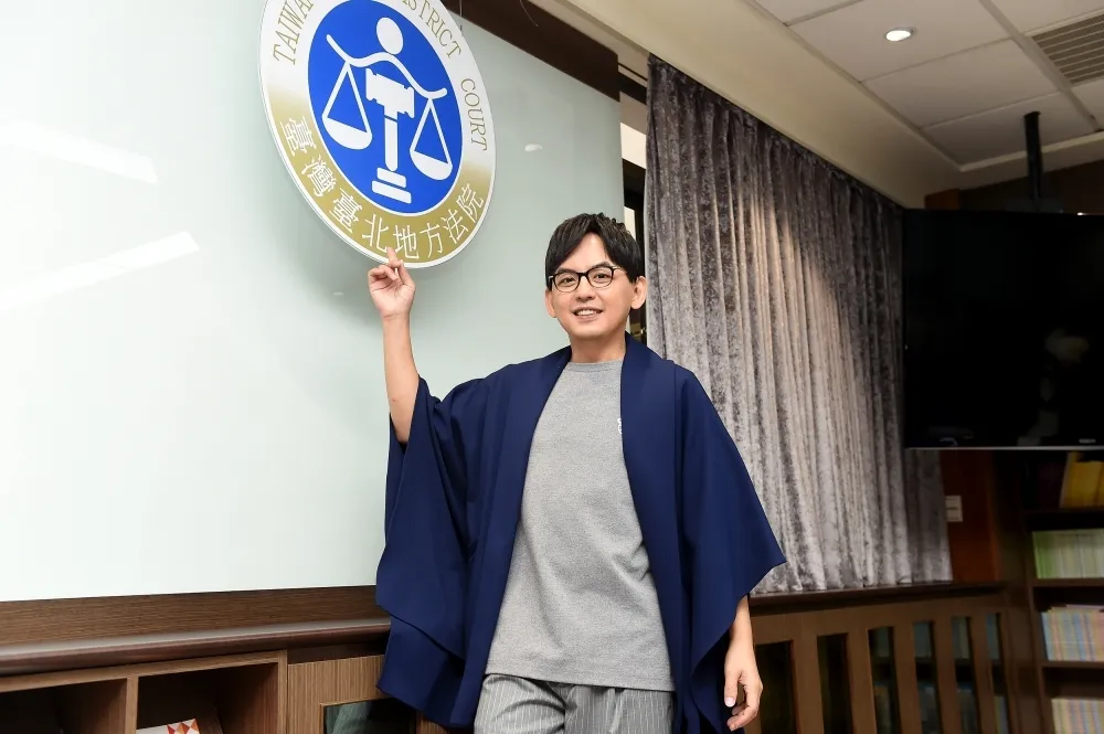 黃子佼不爽專欄被改PO千字文開譙　《天下》總編輯急致歉