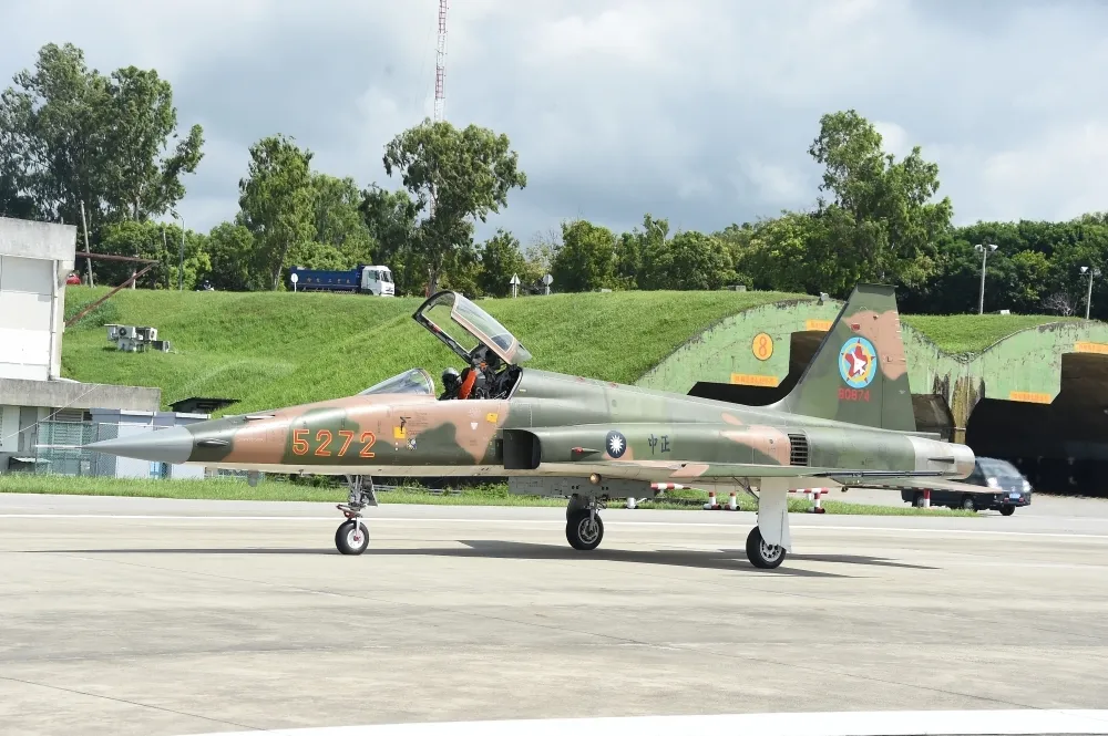【抵禦解放軍侵擾】考慮汰除F-5戰機改「無人化」　中科院：現有技術能做到