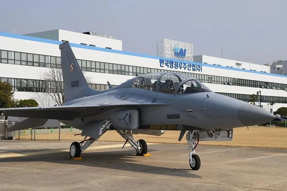 【有片】波蘭採購FA-50GF戰機首架出廠　預定今年中交機