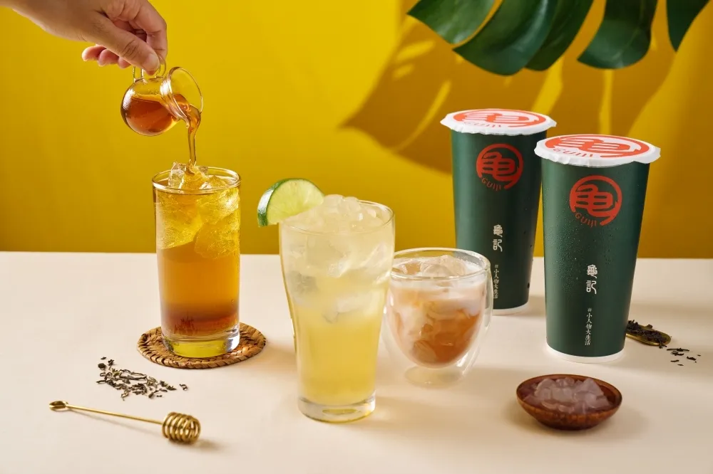 指定飲品買 2 送 1！龜記 ╳ 蜜蜂工坊「三韻奶茶」新登場