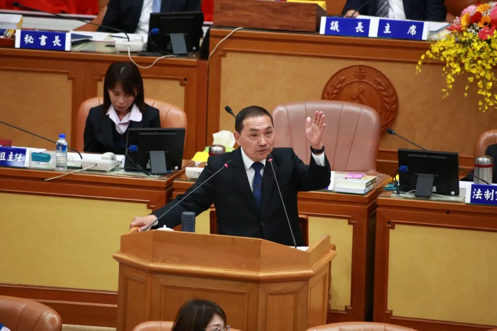 不滿綠營議員影射拿500萬「搓圓仔湯」　侯友宜動氣：不要胡說八道