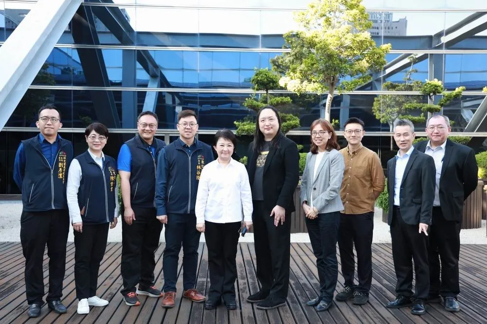 數位部長唐鳳拜會台中市府：台中經驗很聰明