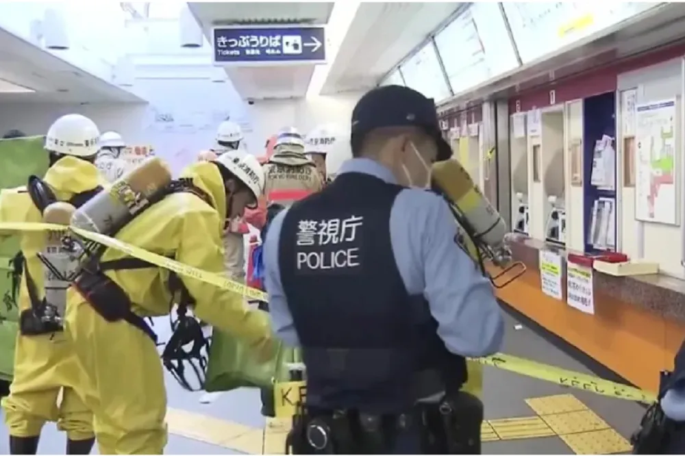 東京車站「強鹼咖啡罐」炸裂2人受傷　中國籍男子被捕