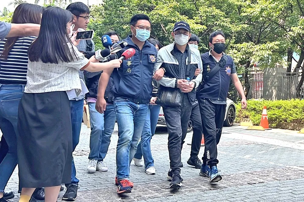 從「黑幫暴力槍砲犯」到「政商關係吸金詐騙犯」　黃國昌起底im.B負責人曾國緯逍遙7年沒事　
