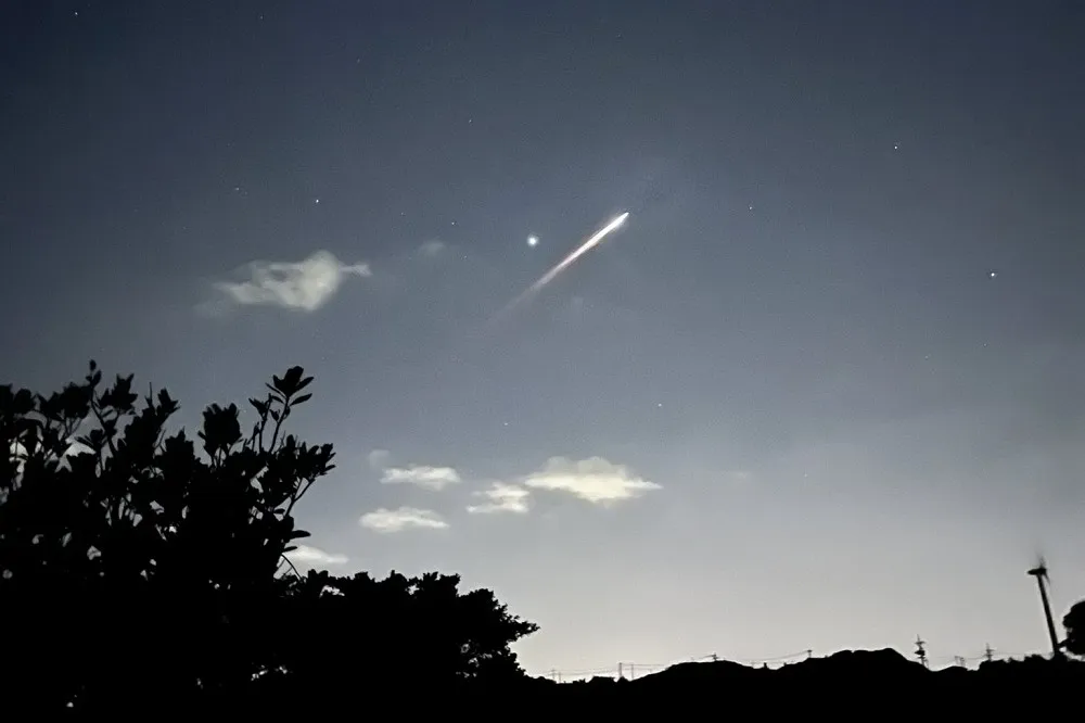 【有片】沖繩夜空出現不明火球　專家研判中國火箭殘骸
