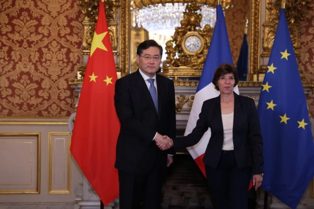 中國外長秦剛訪法拉攏歐洲　美法外交高層熱線談台海和平重要性